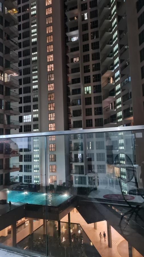 Hostel At Regalia Sky Pool クアラルンプール エクステリア 写真