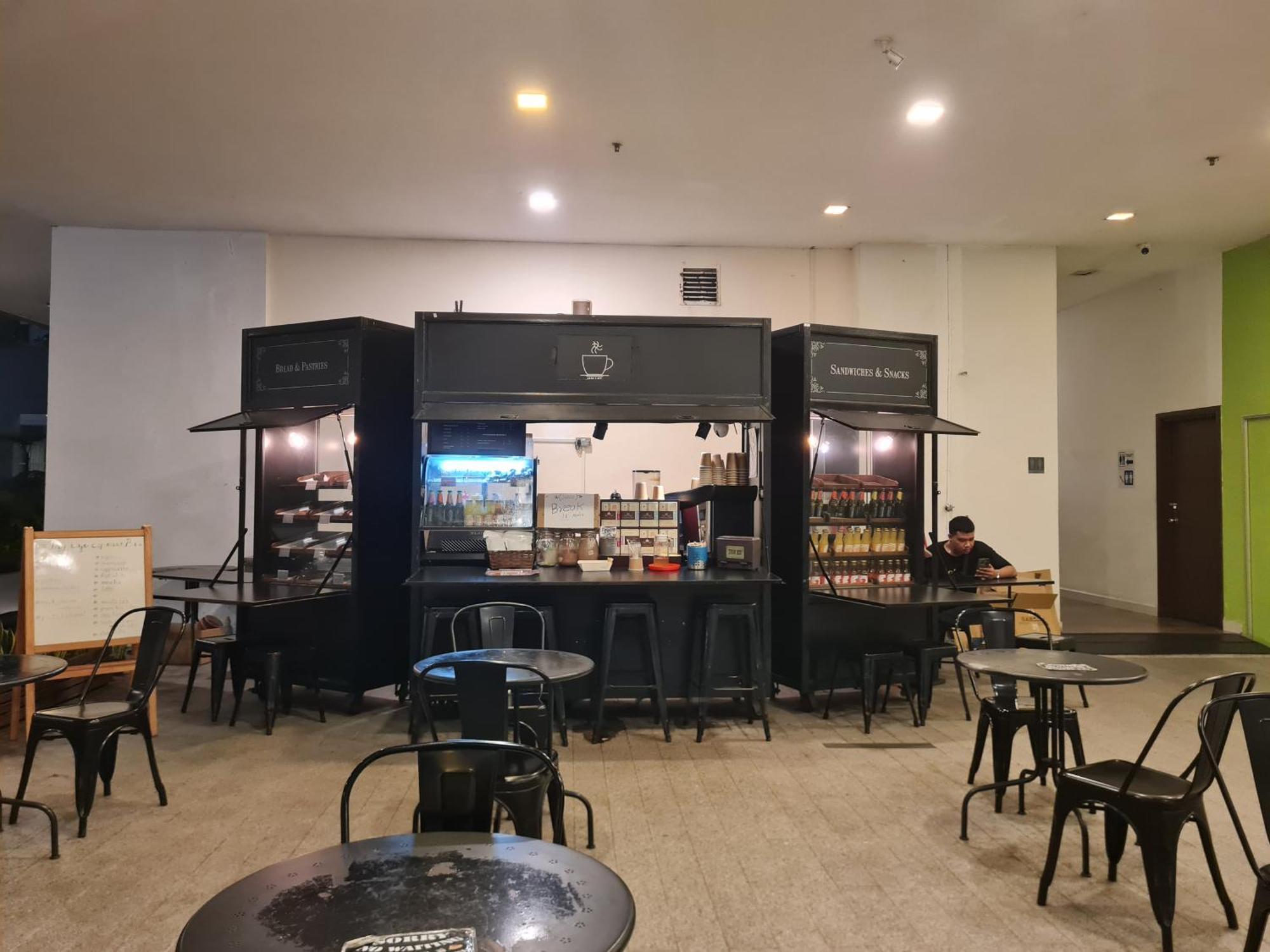 Hostel At Regalia Sky Pool クアラルンプール エクステリア 写真